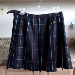 Vintage BURBERRY Black, Red, White Plaid Pleated Wool Skirt Sz.8